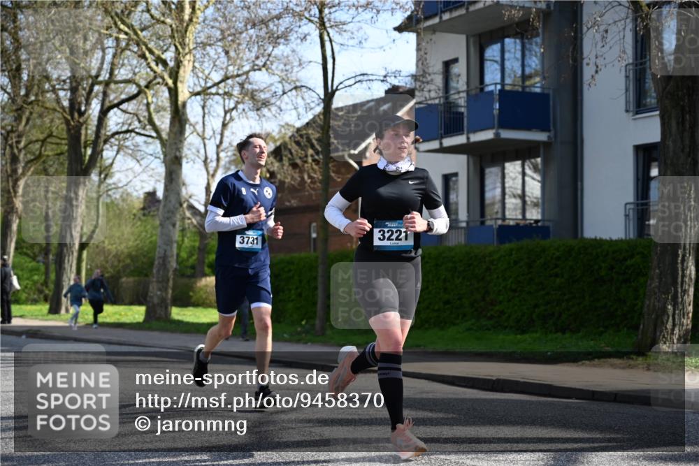 12.04.2026 - 45. Internationalen Wilhelmsburger Insellauf J. Mangold http://msf.ph/oto/9458370 12.04.2026 10:35:56 Ziel 5042, 4050, 5589, 3084, 3516, 3221, 2192, 3731, 4118, 4190, 4439, 4439, 4172, 4030, 5291, 2446, 2090, 5691 meine-sportfotos.de