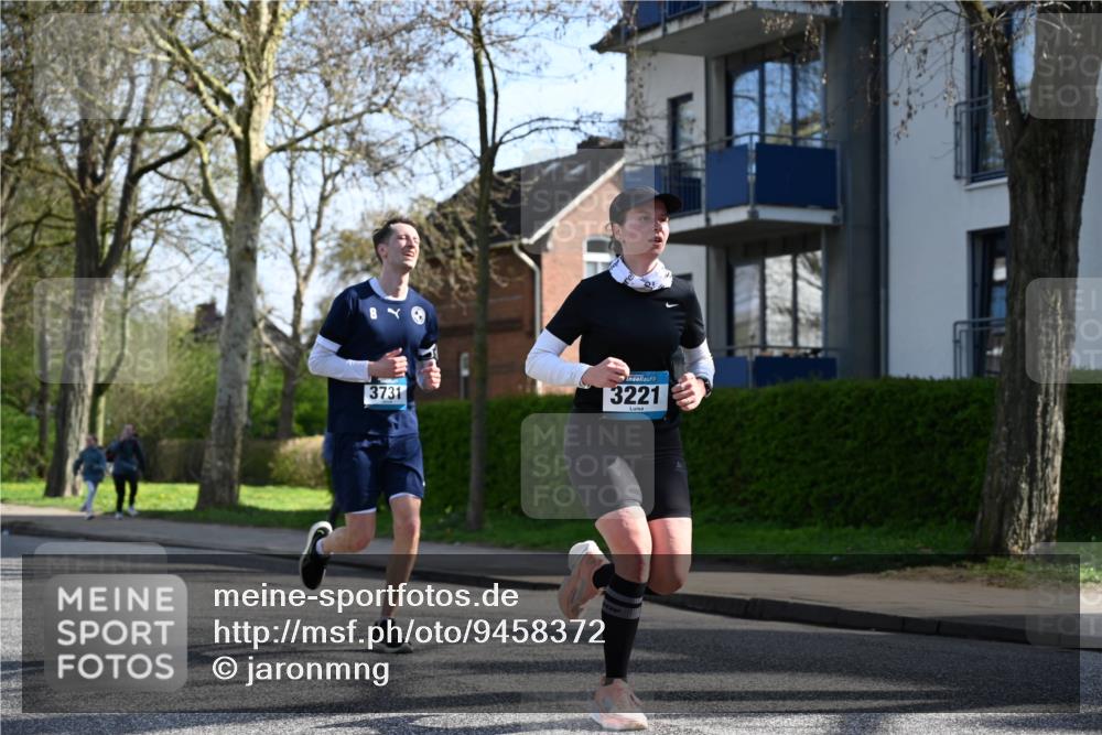 12.04.2026 - 45. Internationalen Wilhelmsburger Insellauf J. Mangold http://msf.ph/oto/9458372 12.04.2026 10:35:56 Ziel 5042, 4050, 5589, 3084, 3516, 3221, 2192, 3731, 4118, 4190, 4439, 4439, 4172, 4030, 5291, 2446, 2090, 5691 meine-sportfotos.de