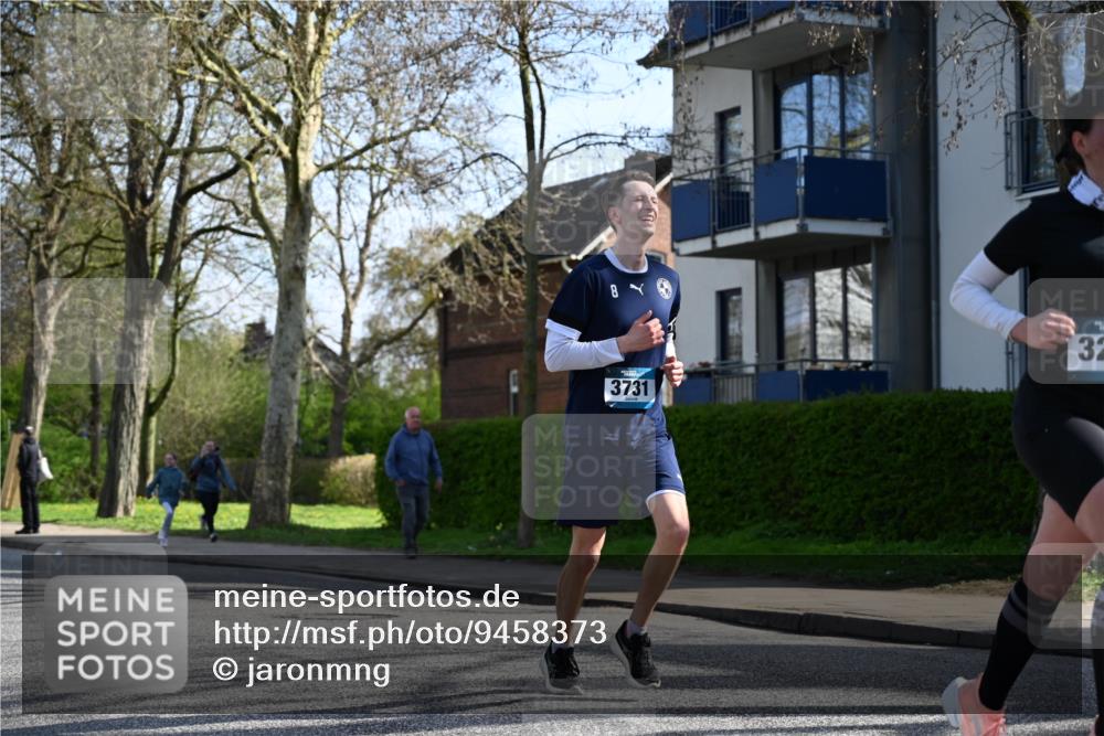 12.04.2026 - 45. Internationalen Wilhelmsburger Insellauf J. Mangold http://msf.ph/oto/9458373 12.04.2026 10:35:57 Ziel 4050, 5589, 3084, 3516, 3221, 2192, 3731, 4118, 4190, 4439, 4172, 4030, 5291, 2446, 2090, 5691, 3796 meine-sportfotos.de