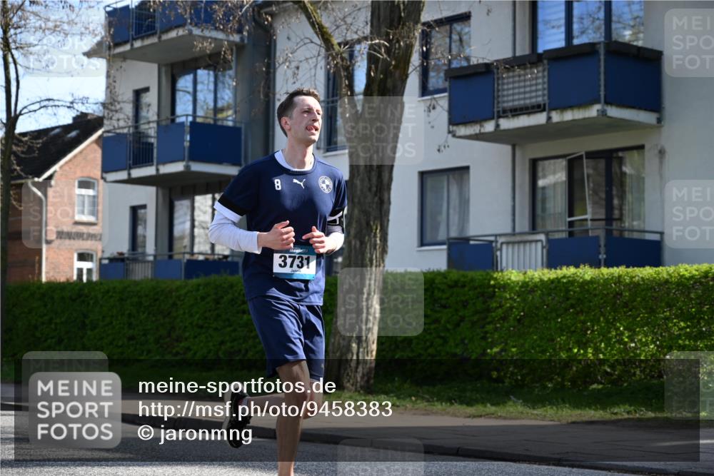 12.04.2026 - 45. Internationalen Wilhelmsburger Insellauf J. Mangold http://msf.ph/oto/9458383 12.04.2026 10:35:57 Ziel 4050, 5589, 3084, 3516, 3221, 2192, 3731, 4118, 4190, 4439, 4172, 4030, 5291, 2446, 2090, 5691, 3796 meine-sportfotos.de