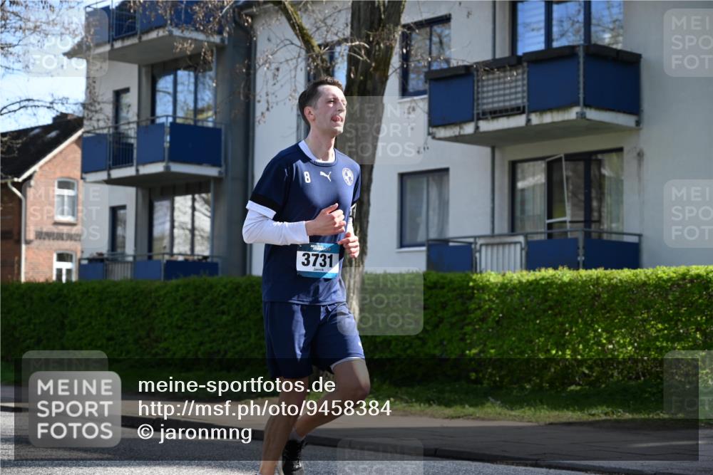 12.04.2026 - 45. Internationalen Wilhelmsburger Insellauf J. Mangold http://msf.ph/oto/9458384 12.04.2026 10:35:58 Ziel 5589, 3084, 3516, 3221, 2192, 3731, 4118, 4190, 4439, 4172, 4030, 5291, 2446, 2090, 5691, 3796, 2582 meine-sportfotos.de