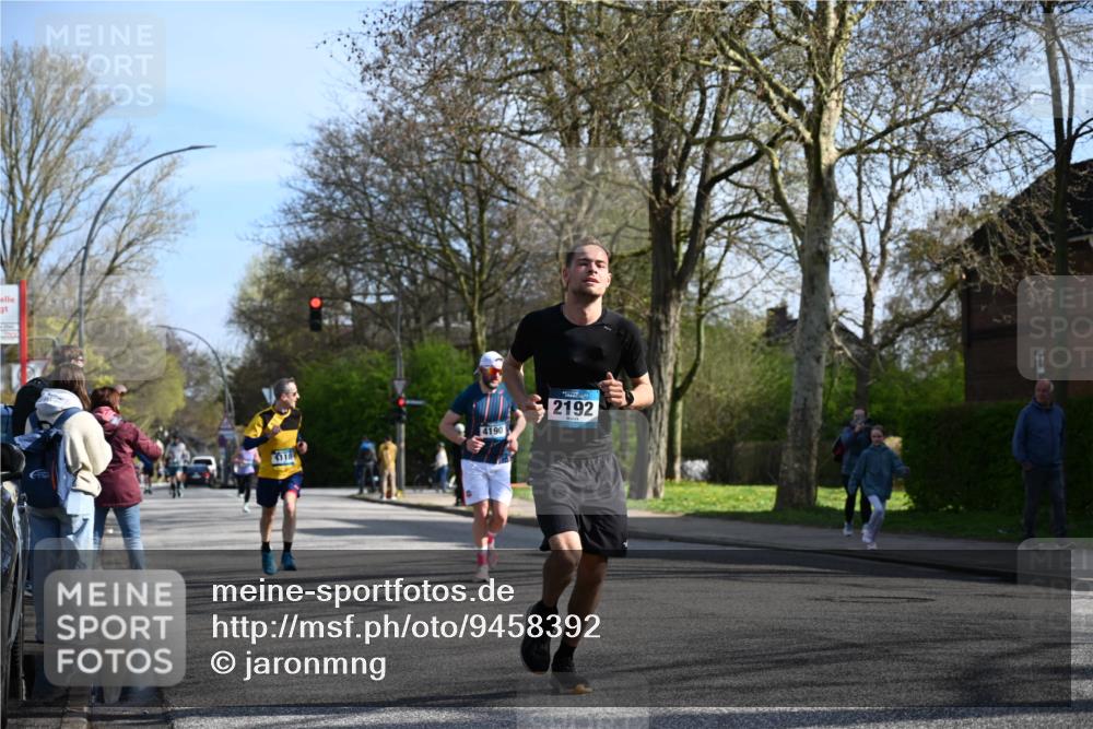 12.04.2026 - 45. Internationalen Wilhelmsburger Insellauf J. Mangold http://msf.ph/oto/9458392 12.04.2026 10:35:59 Ziel 5589, 3084, 3516, 3221, 2192, 3731, 4118, 4190, 4439, 4172, 4030, 5291, 2446, 2446, 2090, 5691, 3796, 2582 meine-sportfotos.de