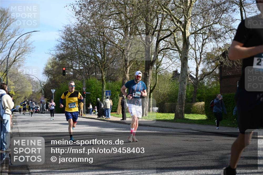 12.04.2026 - 45. Internationalen Wilhelmsburger Insellauf J. Mangold http://msf.ph/oto/9458403 12.04.2026 10:36:00 Ziel 3084, 3516, 3221, 2192, 3731, 4118, 4190, 4439, 4172, 4030, 5291, 2446, 2090, 5691, 3796, 2582 meine-sportfotos.de