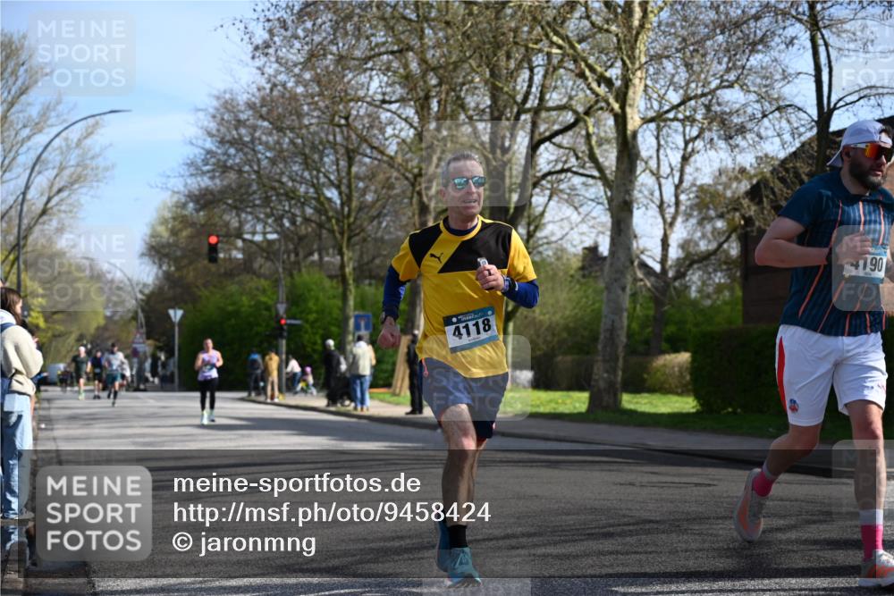 12.04.2026 - 45. Internationalen Wilhelmsburger Insellauf J. Mangold http://msf.ph/oto/9458424 12.04.2026 10:36:02 Ziel 3221, 2192, 3731, 4118, 4190, 4439, 4172, 4172, 4030, 5291, 2446, 2090, 5691, 3796, 2582, 3629, 3894 meine-sportfotos.de