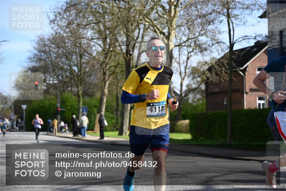 12.04.2026 - 45. Internationalen Wilhelmsburger Insellauf J. Mangold http://msf.ph/oto/9458432 12.04.2026 10:36:03 Ziel 3221, 2192, 3731, 4118, 4190, 4439, 4172, 4030, 4030, 5291, 2446, 2090, 5691, 3796, 2582, 3629, 3894 meine-sportfotos.de