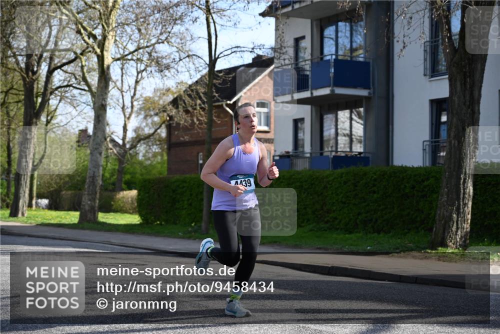 12.04.2026 - 45. Internationalen Wilhelmsburger Insellauf J. Mangold http://msf.ph/oto/9458434 12.04.2026 10:36:10 Ziel 2192, 3731, 4118, 4190, 4439, 4172, 4030, 5291, 2446, 2090, 5691, 3796, 2582, 2582, 3629, 3894, 4544, 3230 meine-sportfotos.de