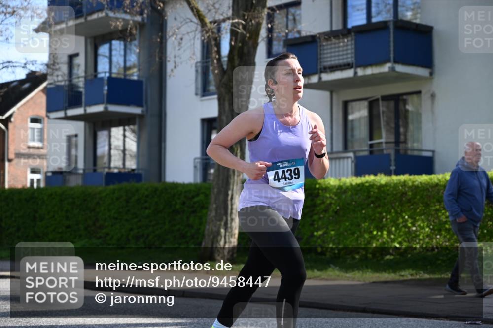 12.04.2026 - 45. Internationalen Wilhelmsburger Insellauf J. Mangold http://msf.ph/oto/9458447 12.04.2026 10:36:11 Ziel 4118, 4190, 4439, 4172, 4030, 5291, 2446, 2446, 2090, 5691, 3796, 2582, 3629, 3894, 4544, 3230 meine-sportfotos.de