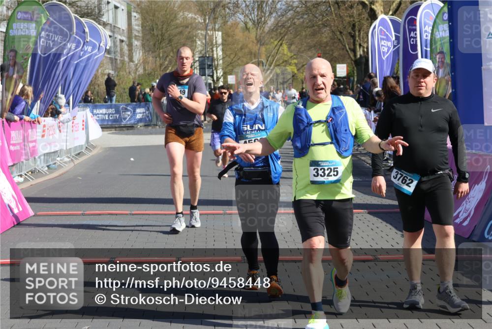 12.04.2026 - 45. Internationalen Wilhelmsburger Insellauf Strokosch-Dieckow http://msf.ph/oto/9458448 12.04.2026 10:48:14 Ziel 3762, 4568, 3325, 5749, 2784 meine-sportfotos.de
