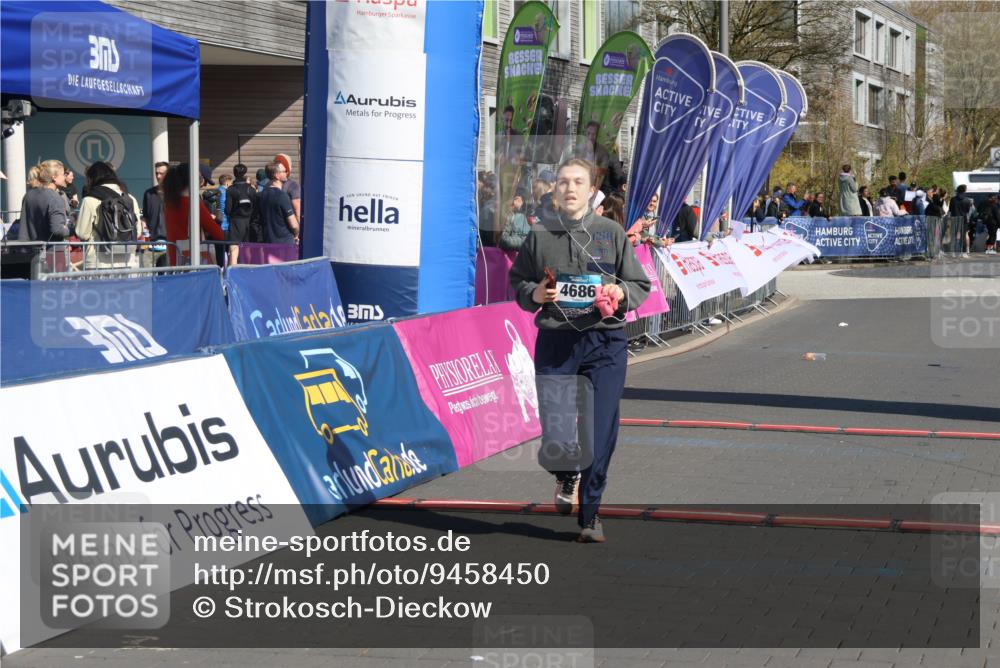 12.04.2026 - 45. Internationalen Wilhelmsburger Insellauf Strokosch-Dieckow http://msf.ph/oto/9458450 12.04.2026 11:04:49 Ziel 4686 meine-sportfotos.de
