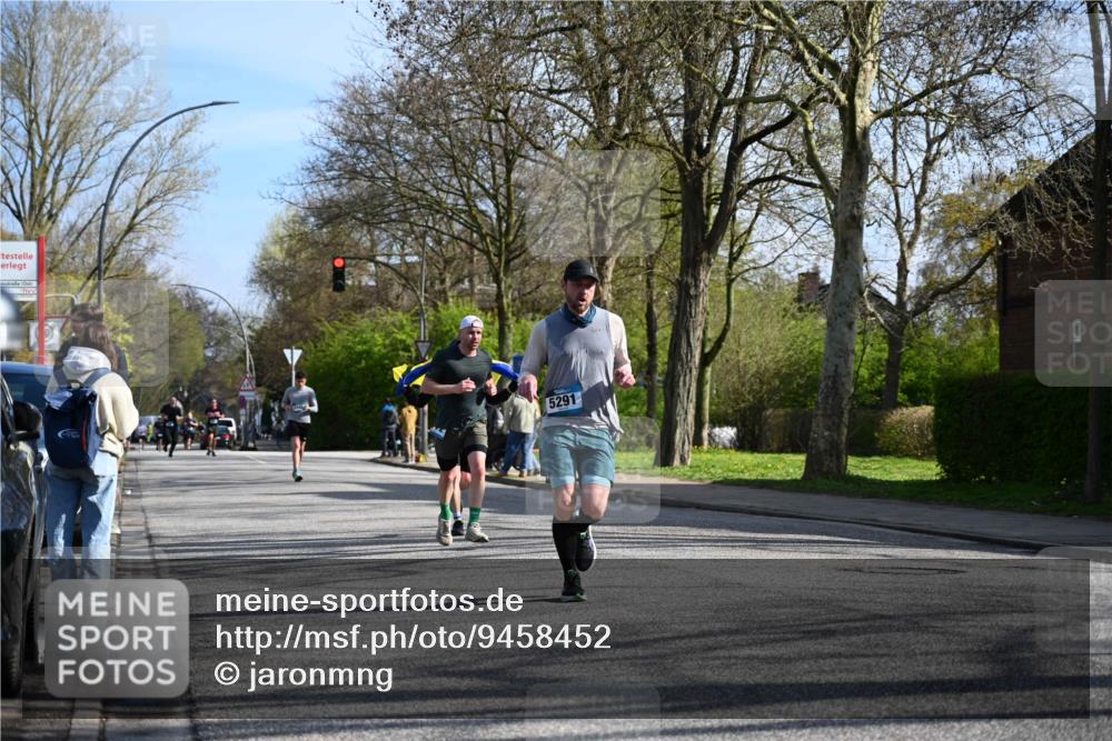 12.04.2026 - 45. Internationalen Wilhelmsburger Insellauf J. Mangold http://msf.ph/oto/9458452 12.04.2026 10:36:14 Ziel 4190, 4439, 4172, 4030, 5291, 2446, 2090, 5691, 3796, 2582, 3629, 3894, 3629, 3894, 4544, 3230, 4978 meine-sportfotos.de