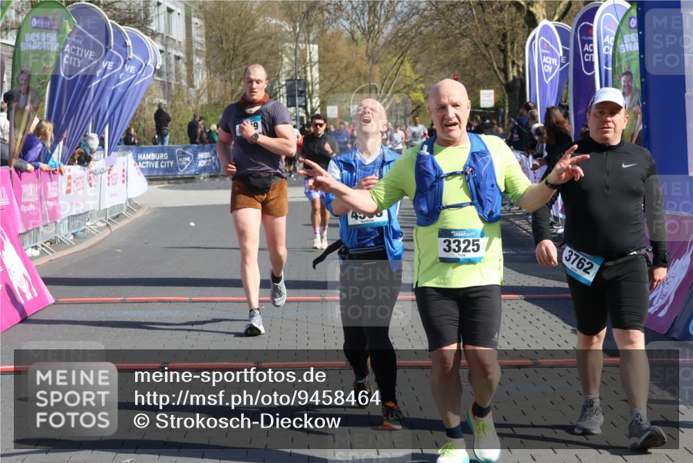 12.04.2026 - 45. Internationalen Wilhelmsburger Insellauf Strokosch-Dieckow http://msf.ph/oto/9458464 12.04.2026 10:48:14 Ziel 3762, 4568, 3325, 5749, 2784 meine-sportfotos.de