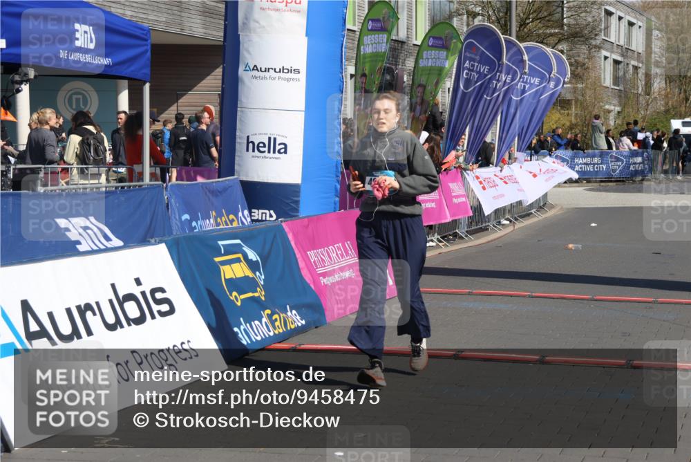 12.04.2026 - 45. Internationalen Wilhelmsburger Insellauf Strokosch-Dieckow http://msf.ph/oto/9458475 12.04.2026 11:04:49 Ziel 4686 meine-sportfotos.de