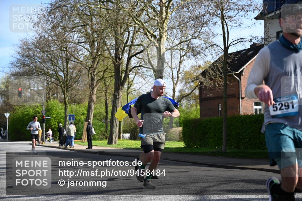 12.04.2026 - 45. Internationalen Wilhelmsburger Insellauf J. Mangold http://msf.ph/oto/9458484 12.04.2026 10:36:16 Ziel 4190, 4439, 4172, 4030, 5291, 2446, 2090, 2090, 5691, 3796, 2582, 3629, 3894, 4544, 3230, 4978 meine-sportfotos.de