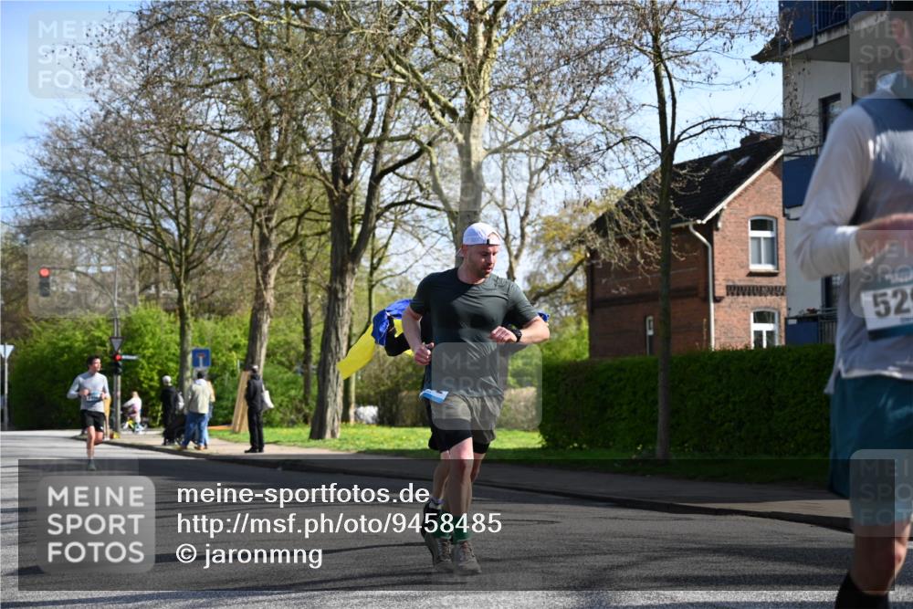 12.04.2026 - 45. Internationalen Wilhelmsburger Insellauf J. Mangold http://msf.ph/oto/9458485 12.04.2026 10:36:16 Ziel 4190, 4439, 4172, 4030, 5291, 2446, 2090, 2090, 5691, 3796, 2582, 3629, 3894, 4544, 3230, 4978 meine-sportfotos.de