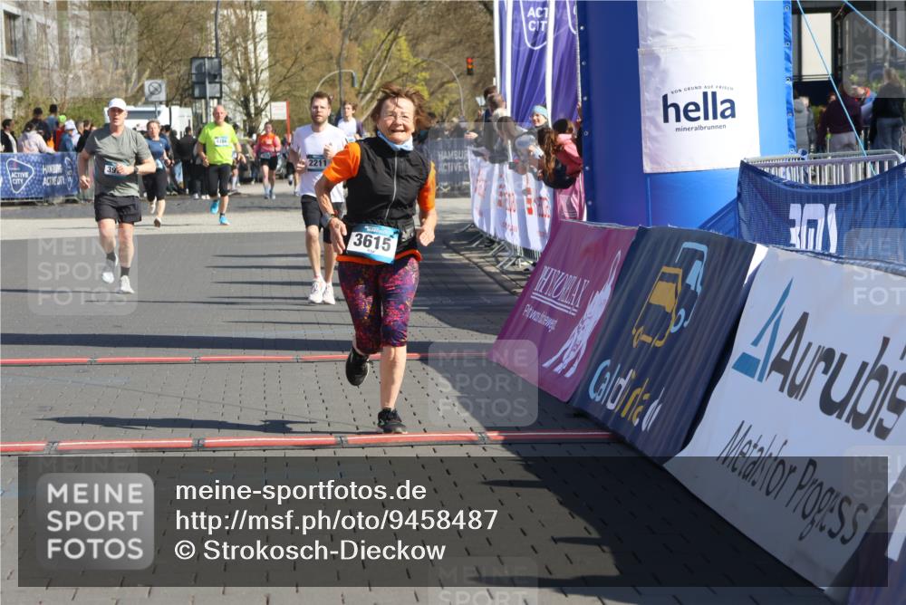 12.04.2026 - 45. Internationalen Wilhelmsburger Insellauf Strokosch-Dieckow http://msf.ph/oto/9458487 12.04.2026 11:04:56 Ziel 3615, 2211 meine-sportfotos.de