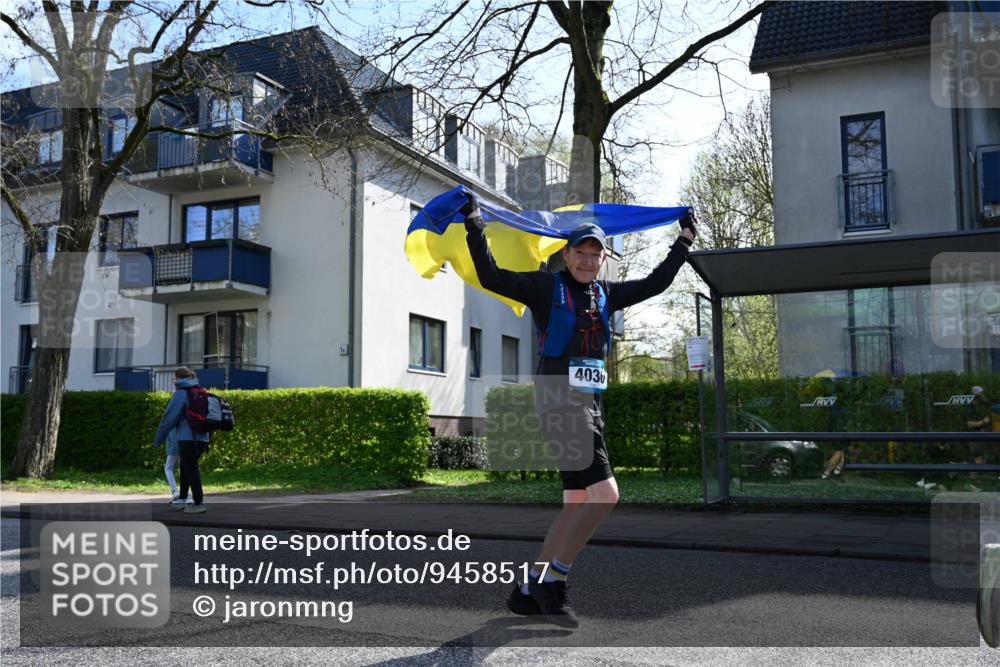 12.04.2026 - 45. Internationalen Wilhelmsburger Insellauf J. Mangold http://msf.ph/oto/9458517 12.04.2026 10:36:19 Ziel 4190, 4439, 4172, 4030, 5291, 2446, 2090, 5691, 3796, 2582, 3629, 3894, 4544, 3230, 4978, 5567 meine-sportfotos.de