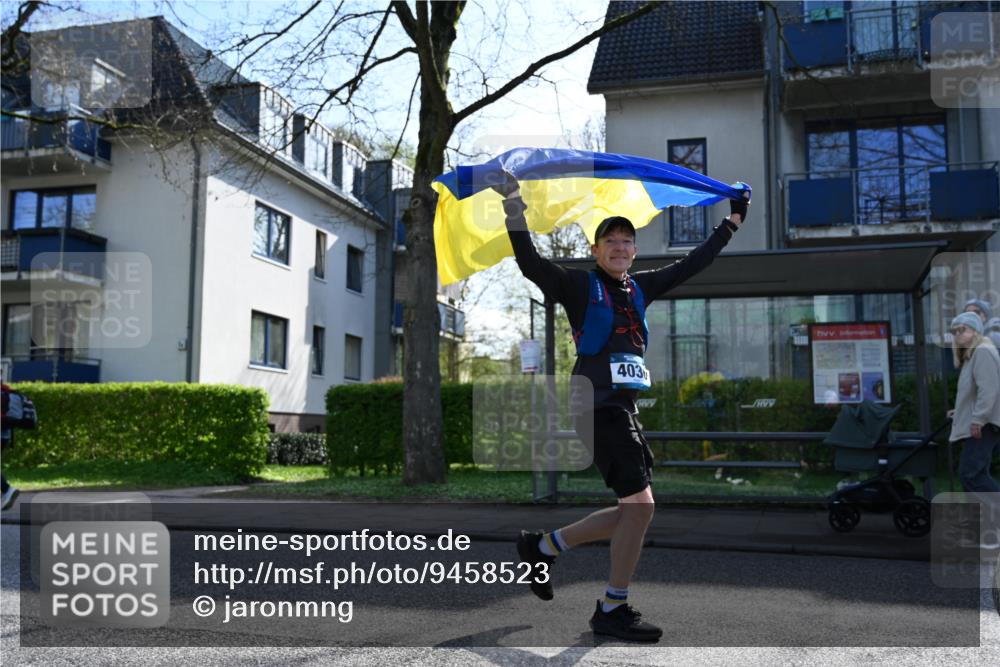 12.04.2026 - 45. Internationalen Wilhelmsburger Insellauf J. Mangold http://msf.ph/oto/9458523 12.04.2026 10:36:19 Ziel 4190, 4439, 4172, 4030, 5291, 2446, 2090, 5691, 3796, 2582, 3629, 3894, 4544, 3230, 4978, 5567 meine-sportfotos.de