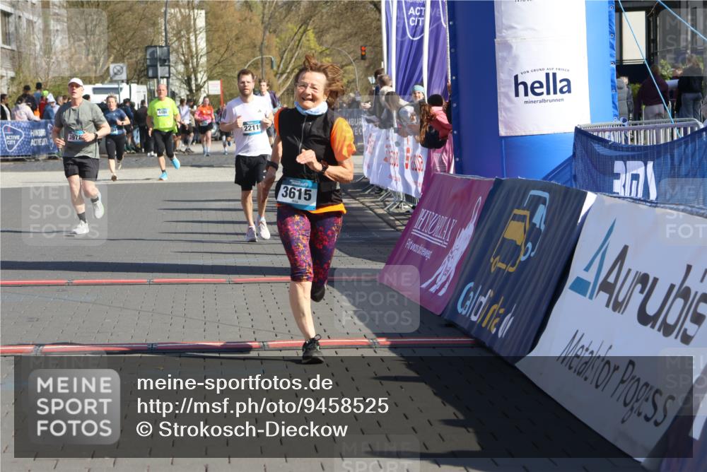 12.04.2026 - 45. Internationalen Wilhelmsburger Insellauf Strokosch-Dieckow http://msf.ph/oto/9458525 12.04.2026 11:04:56 Ziel 3615, 2211 meine-sportfotos.de