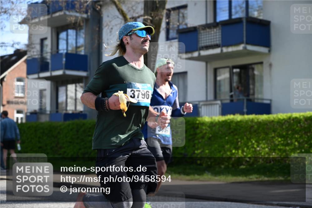 12.04.2026 - 45. Internationalen Wilhelmsburger Insellauf J. Mangold http://msf.ph/oto/9458594 12.04.2026 10:36:40 Ziel 2090, 5691, 3796, 2582, 3629, 3894, 4544, 3230, 4978, 5567, 2375, 2444, 3670, 2451, 2106, 4467, 4482, 4779 meine-sportfotos.de