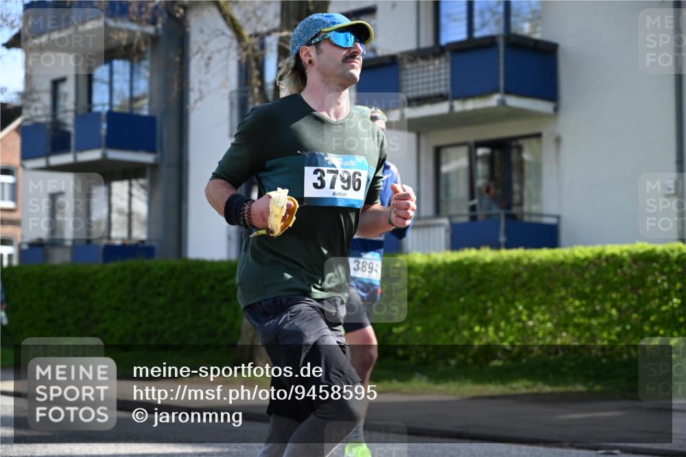 12.04.2026 - 45. Internationalen Wilhelmsburger Insellauf J. Mangold http://msf.ph/oto/9458595 12.04.2026 10:36:40 Ziel 2090, 5691, 3796, 2582, 3629, 3894, 4544, 3230, 4978, 5567, 2375, 2444, 3670, 2451, 2106, 4467, 4482, 4779 meine-sportfotos.de