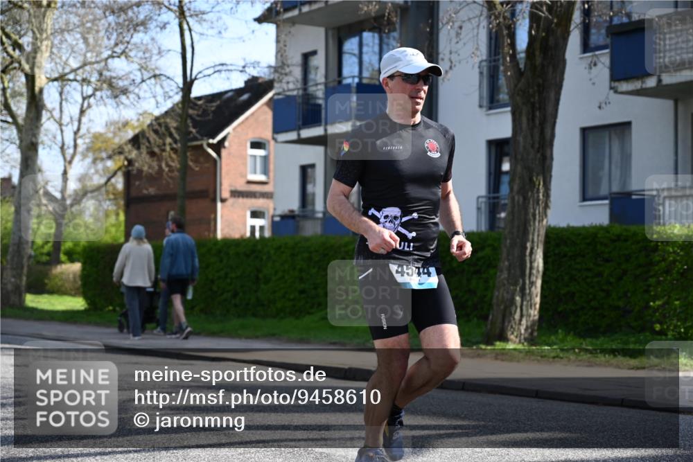 12.04.2026 - 45. Internationalen Wilhelmsburger Insellauf J. Mangold http://msf.ph/oto/9458610 12.04.2026 10:36:42 Ziel 5691, 3796, 2582, 3629, 3894, 4544, 3230, 4978, 5567, 2375, 2444, 3670, 2451, 2106, 4467, 4482, 4779, 3492 meine-sportfotos.de