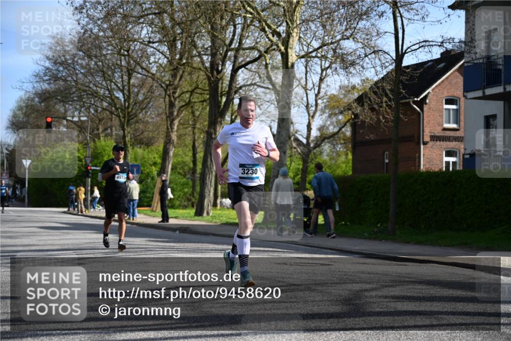 12.04.2026 - 45. Internationalen Wilhelmsburger Insellauf J. Mangold http://msf.ph/oto/9458620 12.04.2026 10:36:47 Ziel 2582, 3629, 3894, 4544, 3230, 4978, 5567, 2375, 2444, 3670, 2451, 2106, 4467, 4482, 4482, 4779, 3492, 5643, 3238 meine-sportfotos.de