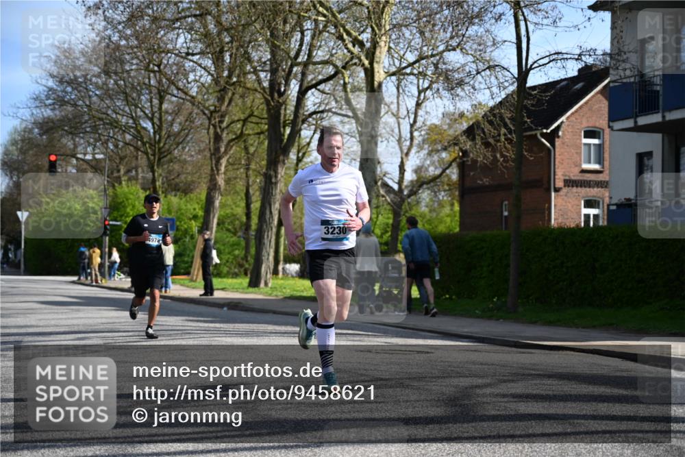 12.04.2026 - 45. Internationalen Wilhelmsburger Insellauf J. Mangold http://msf.ph/oto/9458621 12.04.2026 10:36:47 Ziel 2582, 3629, 3894, 4544, 3230, 4978, 5567, 2375, 2444, 3670, 2451, 2106, 4467, 4482, 4482, 4779, 3492, 5643, 3238 meine-sportfotos.de