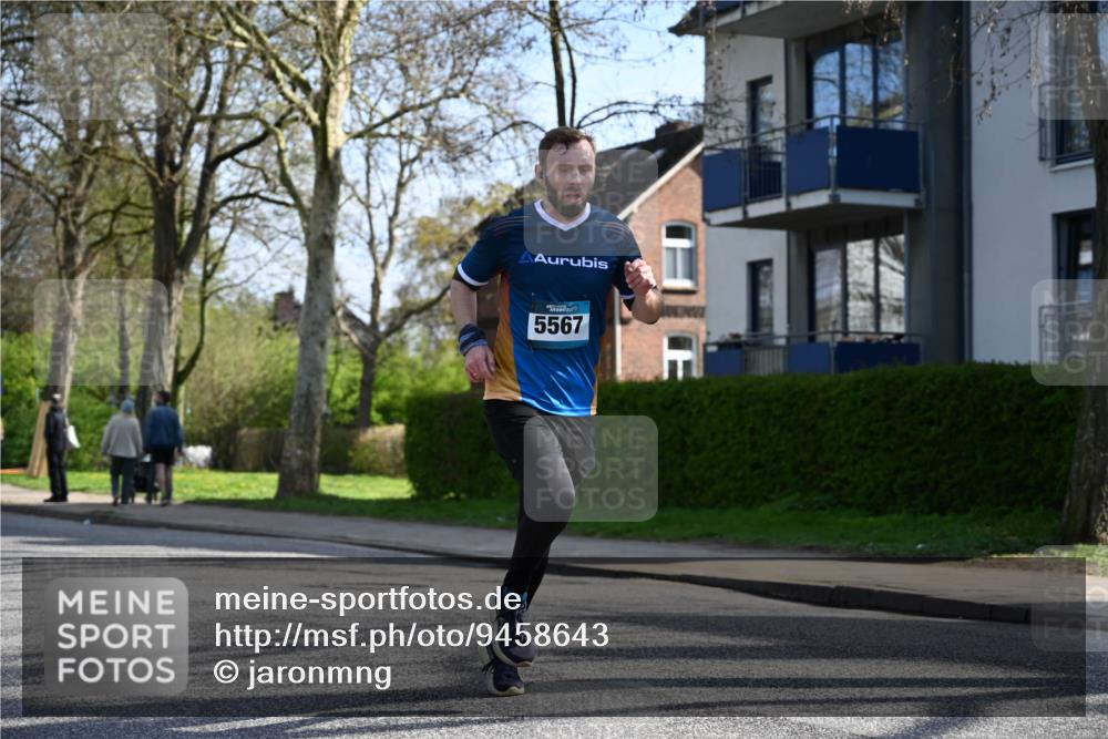 12.04.2026 - 45. Internationalen Wilhelmsburger Insellauf J. Mangold http://msf.ph/oto/9458643 12.04.2026 10:37:00 Ziel 4978, 5567, 2375, 2444, 3670, 2451, 2106, 4467, 4482, 4779, 3492, 5643, 3238, 2531, 5496, 5251 meine-sportfotos.de