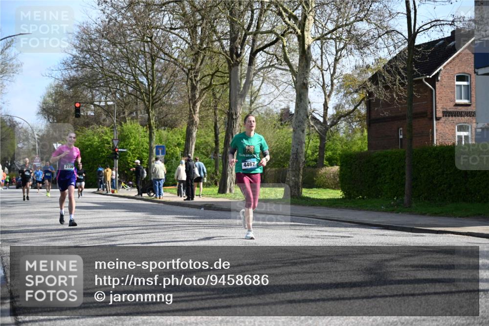 12.04.2026 - 45. Internationalen Wilhelmsburger Insellauf J. Mangold http://msf.ph/oto/9458686 12.04.2026 10:37:09 Ziel 2375, 2444, 3670, 2451, 2106, 4467, 4482, 4779, 3492, 5643, 3238, 2531, 5496, 5251, 3182, 2568, 2657, 4833, 5706 meine-sportfotos.de
