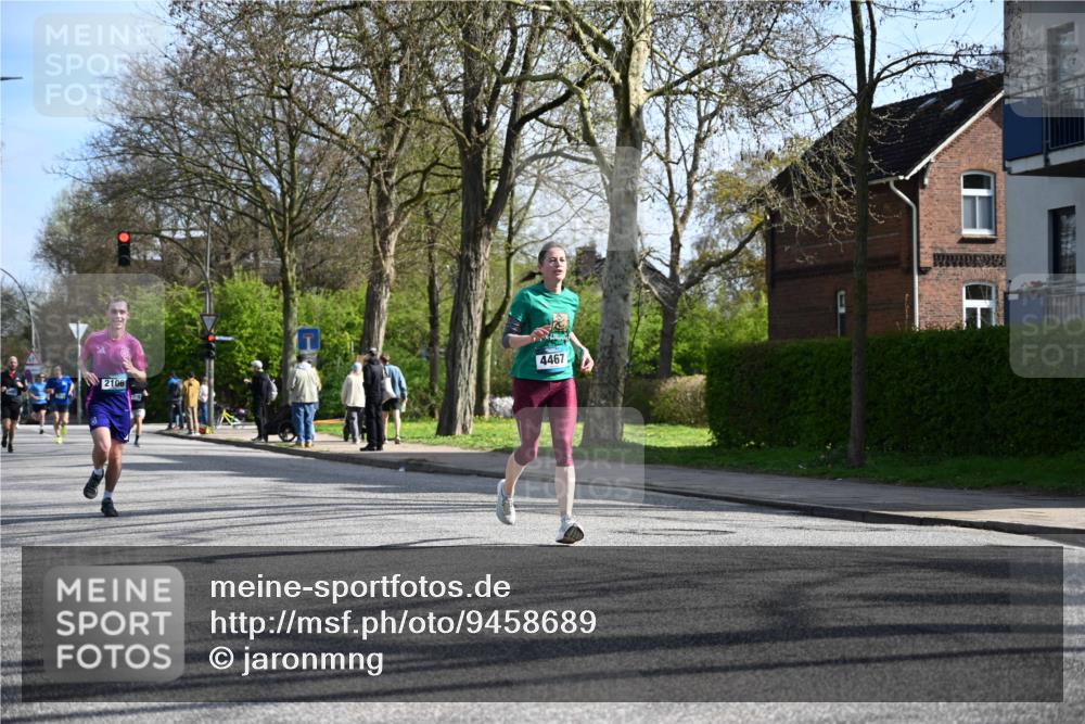 12.04.2026 - 45. Internationalen Wilhelmsburger Insellauf J. Mangold http://msf.ph/oto/9458689 12.04.2026 10:37:10 Ziel 2375, 2444, 3670, 2451, 2106, 4467, 4482, 4779, 3492, 5643, 3238, 3238, 2531, 5496, 5251, 3182, 2568, 2657, 4833, 5706 meine-sportfotos.de
