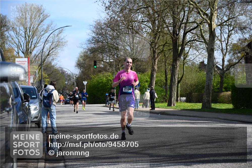 12.04.2026 - 45. Internationalen Wilhelmsburger Insellauf J. Mangold http://msf.ph/oto/9458705 12.04.2026 10:37:12 Ziel 2444, 3670, 2451, 2106, 4467, 4482, 4779, 3492, 5643, 3238, 2531, 5496, 5251, 5251, 3182, 2568, 2657, 4833, 5706 meine-sportfotos.de