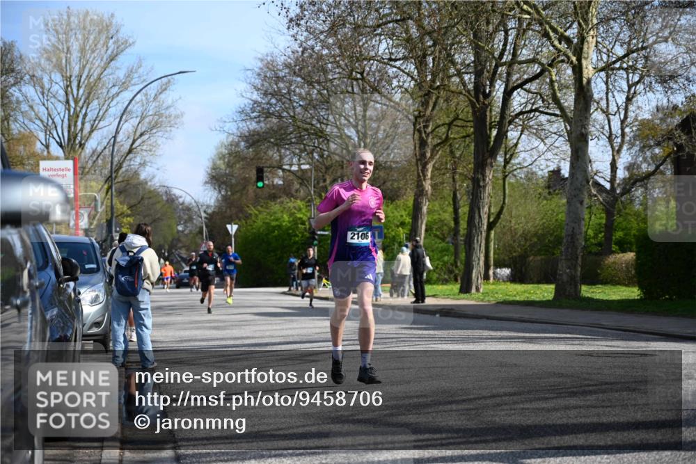 12.04.2026 - 45. Internationalen Wilhelmsburger Insellauf J. Mangold http://msf.ph/oto/9458706 12.04.2026 10:37:12 Ziel 2444, 3670, 2451, 2106, 4467, 4482, 4779, 3492, 5643, 3238, 2531, 5496, 5251, 5251, 3182, 2568, 2657, 4833, 5706 meine-sportfotos.de