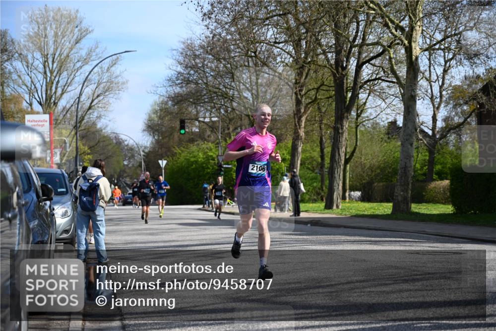 12.04.2026 - 45. Internationalen Wilhelmsburger Insellauf J. Mangold http://msf.ph/oto/9458707 12.04.2026 10:37:12 Ziel 2444, 3670, 2451, 2106, 4467, 4482, 4779, 3492, 5643, 3238, 2531, 5496, 5251, 5251, 3182, 2568, 2657, 4833, 5706 meine-sportfotos.de