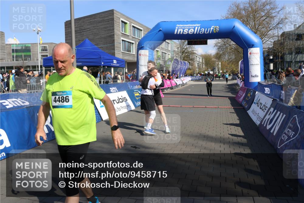 12.04.2026 - 45. Internationalen Wilhelmsburger Insellauf Strokosch-Dieckow http://msf.ph/oto/9458715 12.04.2026 11:05:12 Ziel 2204, 5570, 3679, 3064 meine-sportfotos.de