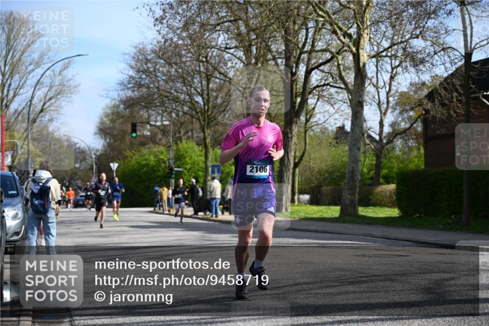 12.04.2026 - 45. Internationalen Wilhelmsburger Insellauf J. Mangold http://msf.ph/oto/9458719 12.04.2026 10:37:12 Ziel 2444, 3670, 2451, 2106, 4467, 4482, 4779, 3492, 5643, 3238, 2531, 5496, 5251, 5251, 3182, 2568, 2657, 4833, 5706 meine-sportfotos.de