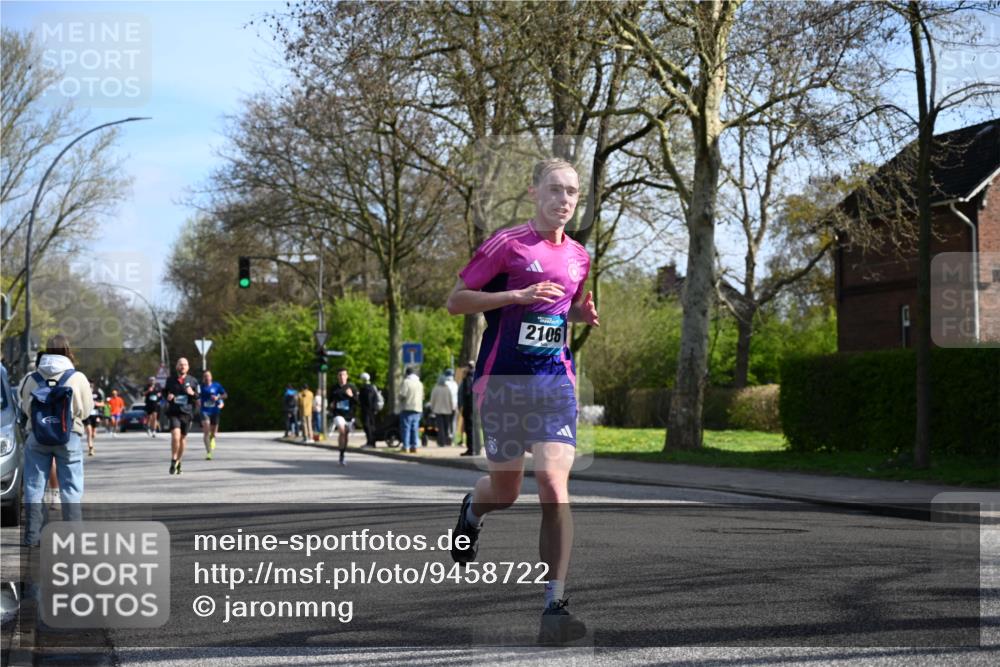 12.04.2026 - 45. Internationalen Wilhelmsburger Insellauf J. Mangold http://msf.ph/oto/9458722 12.04.2026 10:37:12 Ziel 2444, 3670, 2451, 2106, 4467, 4482, 4779, 3492, 5643, 3238, 2531, 5496, 5251, 5251, 3182, 2568, 2657, 4833, 5706 meine-sportfotos.de