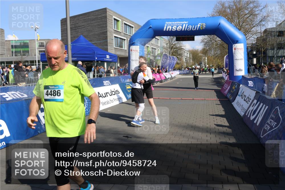 12.04.2026 - 45. Internationalen Wilhelmsburger Insellauf Strokosch-Dieckow http://msf.ph/oto/9458724 12.04.2026 11:05:12 Ziel 2204, 5570, 3679, 3064 meine-sportfotos.de
