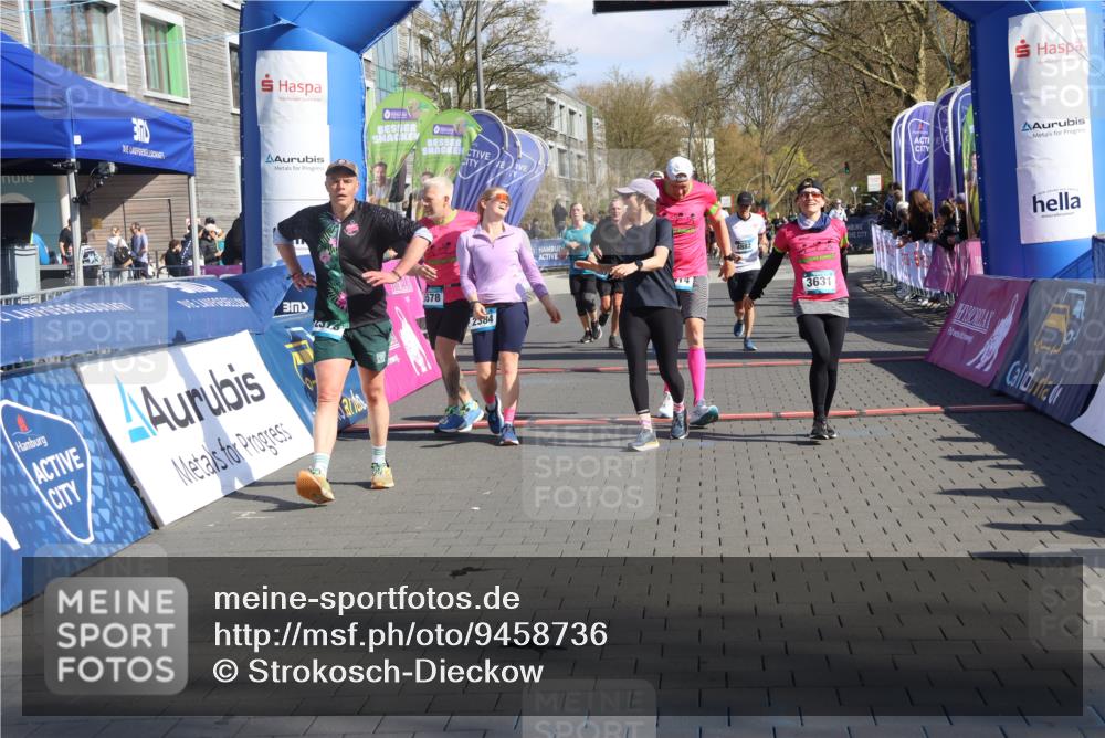 12.04.2026 - 45. Internationalen Wilhelmsburger Insellauf Strokosch-Dieckow http://msf.ph/oto/9458736 12.04.2026 10:48:32 Ziel 4415, 4681, 2373, 2384, 2442, 3631, 5578, 3414, 3307, 4882, 2053, 4563, 4866 meine-sportfotos.de