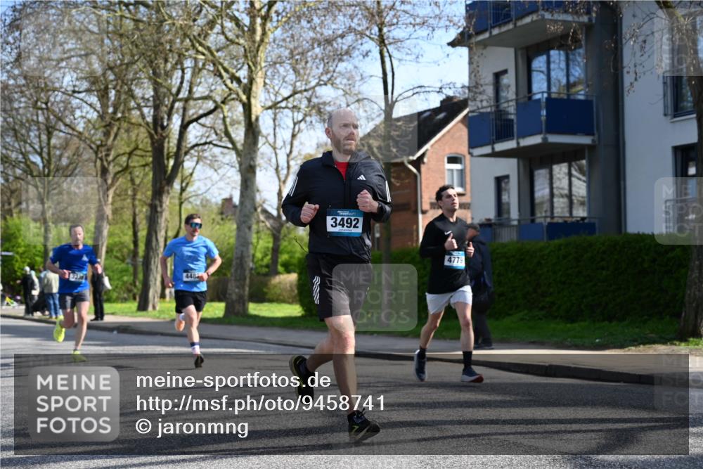 12.04.2026 - 45. Internationalen Wilhelmsburger Insellauf J. Mangold http://msf.ph/oto/9458741 12.04.2026 10:37:19 Ziel 2106, 4467, 4482, 4779, 3492, 5643, 3238, 2531, 5496, 5251, 3182, 2568, 2657, 4833, 5706, 2105, 4013, 3386 meine-sportfotos.de