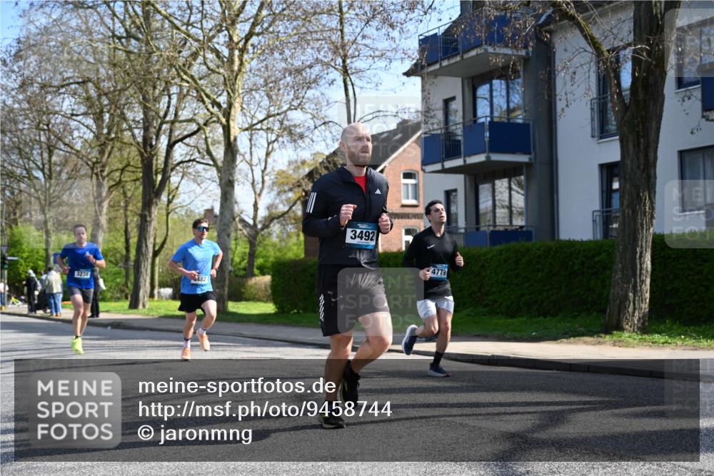 12.04.2026 - 45. Internationalen Wilhelmsburger Insellauf J. Mangold http://msf.ph/oto/9458744 12.04.2026 10:37:19 Ziel 2106, 4467, 4482, 4779, 3492, 5643, 3238, 2531, 5496, 5251, 3182, 2568, 2657, 4833, 5706, 2105, 4013, 3386 meine-sportfotos.de