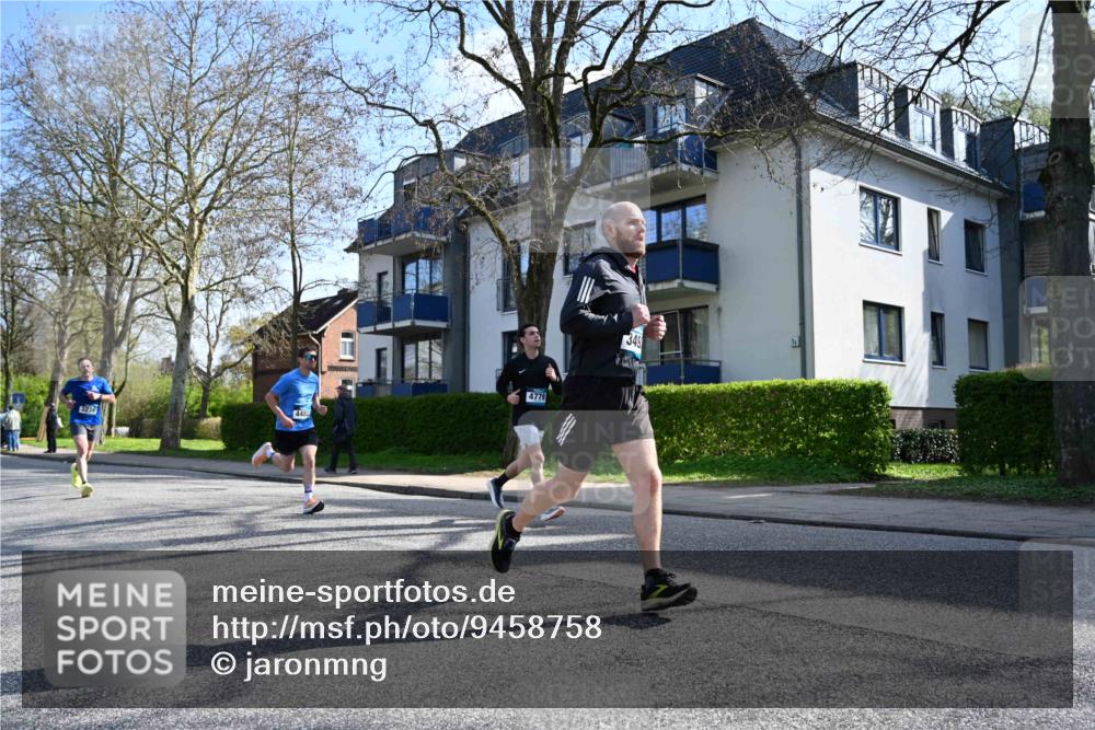 12.04.2026 - 45. Internationalen Wilhelmsburger Insellauf J. Mangold http://msf.ph/oto/9458758 12.04.2026 10:37:20 Ziel 2106, 4467, 4482, 4779, 3492, 5643, 3238, 2531, 5496, 5251, 3182, 2568, 2657, 4833, 5706, 4833, 5706, 2105, 4013, 3386 meine-sportfotos.de