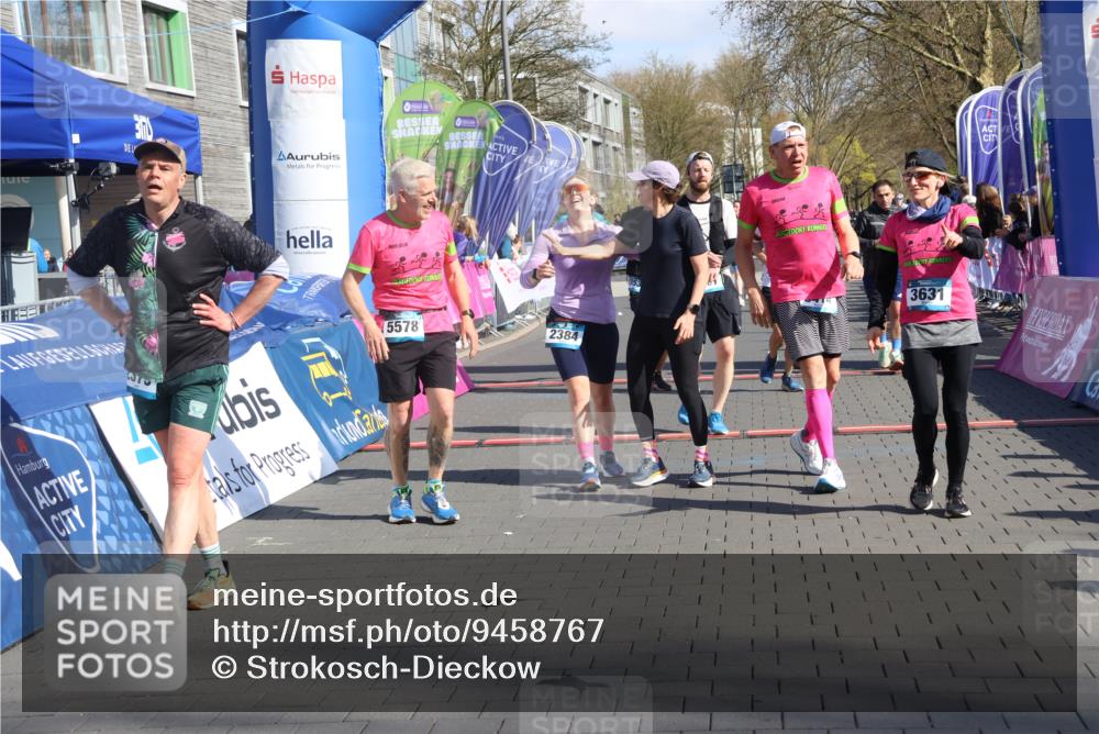 12.04.2026 - 45. Internationalen Wilhelmsburger Insellauf Strokosch-Dieckow http://msf.ph/oto/9458767 12.04.2026 10:48:34 Ziel 2384, 2442, 3631, 5578, 3414, 3307, 4882, 2053, 4563, 4866 meine-sportfotos.de