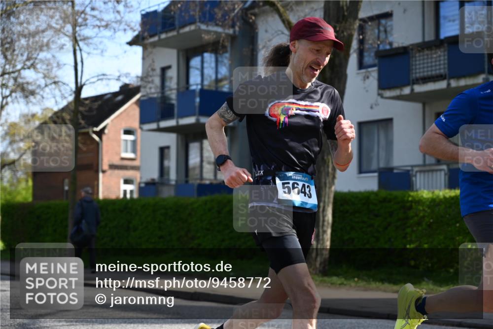12.04.2026 - 45. Internationalen Wilhelmsburger Insellauf J. Mangold http://msf.ph/oto/9458772 12.04.2026 10:37:23 Ziel 4482, 4779, 3492, 5643, 3238, 2531, 5496, 5496, 5251, 3182, 2568, 2657, 4833, 5706, 2105, 4013, 3386, 5289, 2537, 2020 meine-sportfotos.de