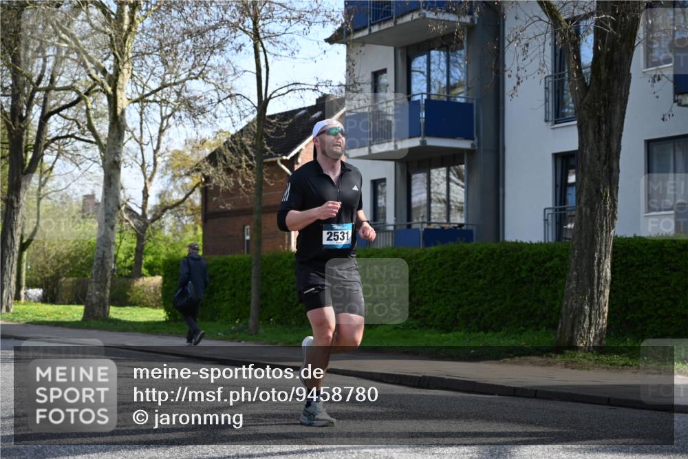 12.04.2026 - 45. Internationalen Wilhelmsburger Insellauf J. Mangold http://msf.ph/oto/9458780 12.04.2026 10:37:27 Ziel 4779, 3492, 5643, 3238, 2531, 5496, 5251, 3182, 2568, 2657, 4833, 5706, 2105, 4013, 3386, 5289, 2537, 2020, 5363, 2986 meine-sportfotos.de