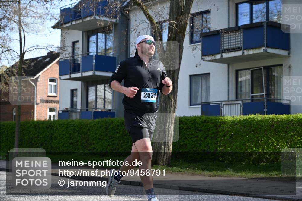 12.04.2026 - 45. Internationalen Wilhelmsburger Insellauf J. Mangold http://msf.ph/oto/9458791 12.04.2026 10:37:28 Ziel 4779, 3492, 5643, 3238, 2531, 5496, 5251, 3182, 2568, 2657, 4833, 5706, 2105, 4013, 3386, 5289, 2537, 2020, 5363, 2986 meine-sportfotos.de