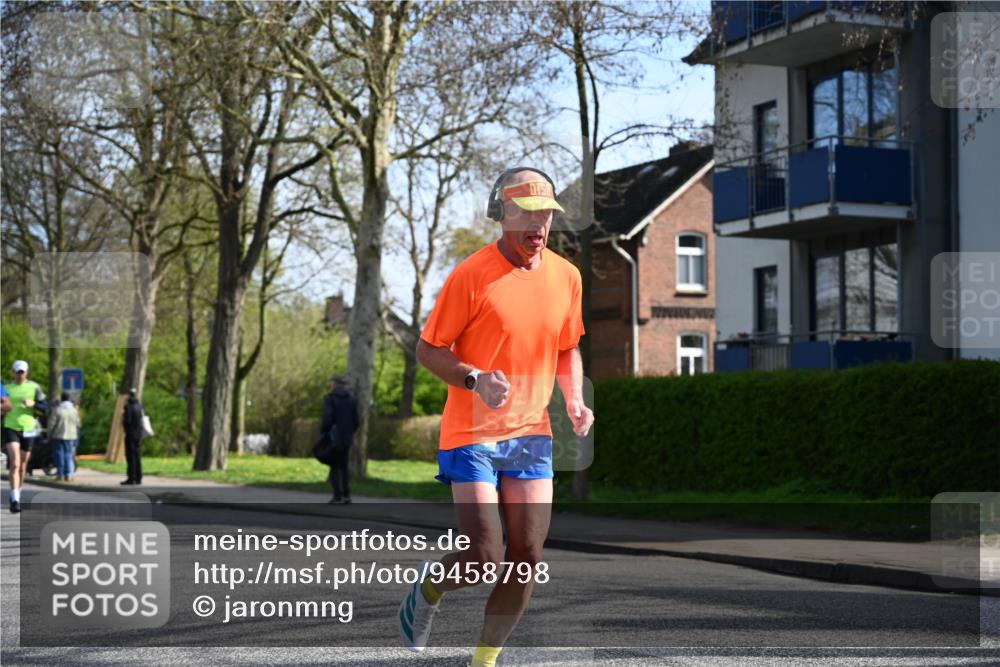 12.04.2026 - 45. Internationalen Wilhelmsburger Insellauf J. Mangold http://msf.ph/oto/9458798 12.04.2026 10:37:35 Ziel 3238, 2531, 5496, 5251, 3182, 2568, 2657, 4833, 5706, 2105, 4013, 3386, 5289, 2537, 2020, 5363, 2986, 5732, 3087, 4832 meine-sportfotos.de