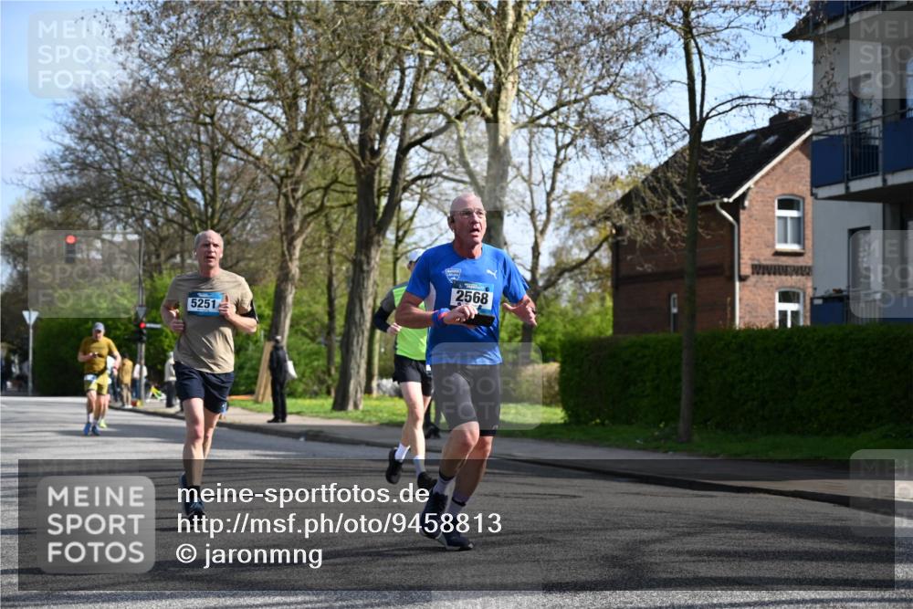 12.04.2026 - 45. Internationalen Wilhelmsburger Insellauf J. Mangold http://msf.ph/oto/9458813 12.04.2026 10:37:38 Ziel 2531, 5496, 5251, 3182, 2568, 2657, 4833, 5706, 2105, 2105, 4013, 3386, 5289, 2537, 2020, 5363, 5363, 2986, 5732, 3087, 4832, 2605 meine-sportfotos.de