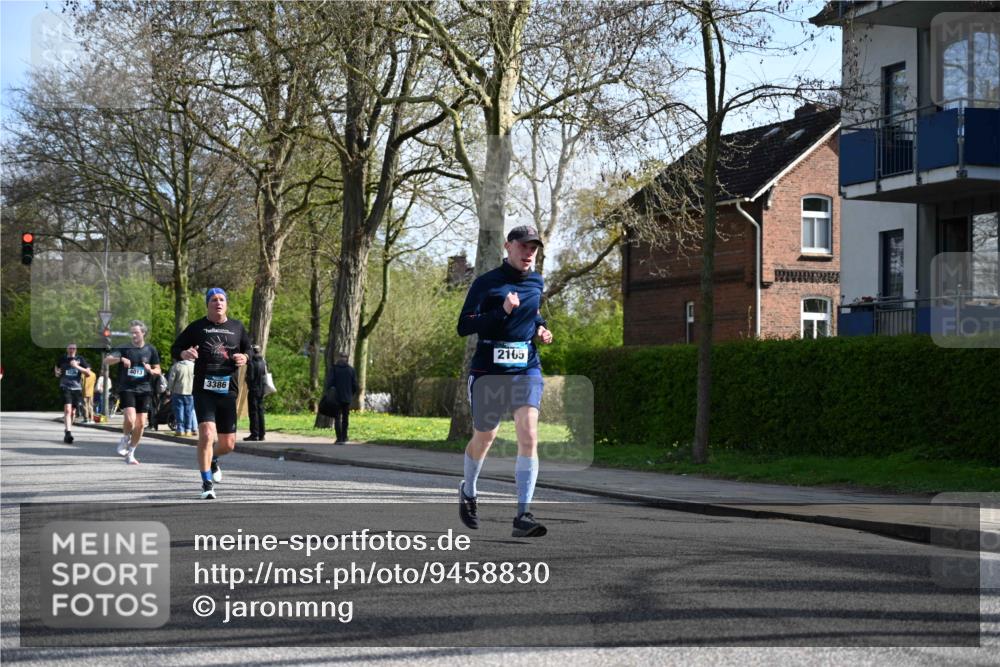12.04.2026 - 45. Internationalen Wilhelmsburger Insellauf J. Mangold http://msf.ph/oto/9458830 12.04.2026 10:37:51 Ziel 2568, 2657, 4833, 5706, 2105, 4013, 3386, 5289, 2537, 2020, 5363, 2986, 2986, 5732, 3087, 4832, 2605, 2614, 4063, 3214, 2710 meine-sportfotos.de