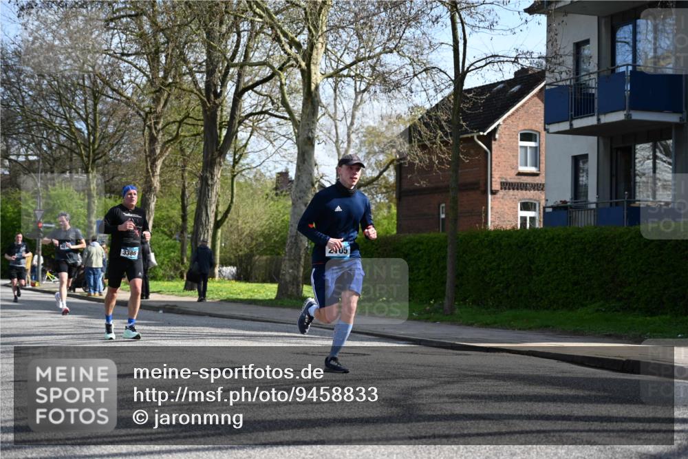 12.04.2026 - 45. Internationalen Wilhelmsburger Insellauf J. Mangold http://msf.ph/oto/9458833 12.04.2026 10:37:51 Ziel 2568, 2657, 4833, 5706, 2105, 4013, 3386, 5289, 2537, 2020, 5363, 2986, 2986, 5732, 3087, 4832, 2605, 2614, 4063, 3214, 2710 meine-sportfotos.de