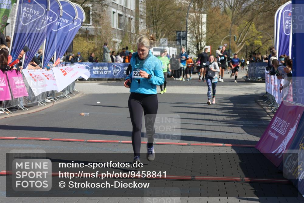 12.04.2026 - 45. Internationalen Wilhelmsburger Insellauf Strokosch-Dieckow http://msf.ph/oto/9458841 12.04.2026 11:05:20 Ziel 2225 meine-sportfotos.de